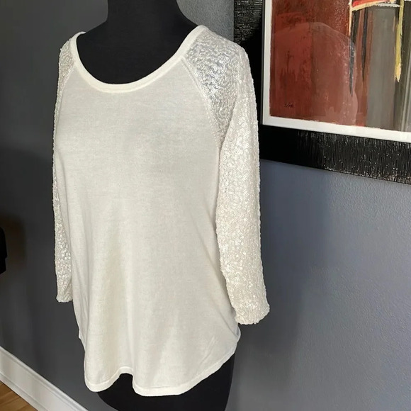 Tommy Bahama Pickford ivory sequined net raglan sleeve sweater. Medium. - Picture 1 of 4